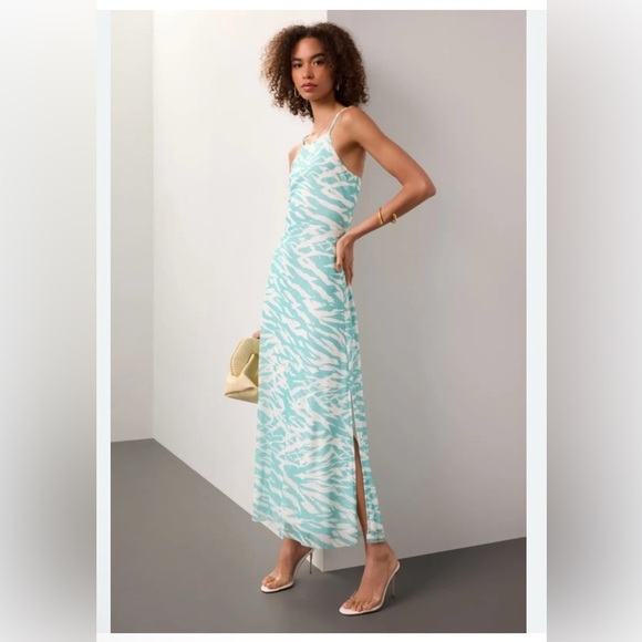 Slate & Willow
Blue Printed Slip Dress size Medium - Picture 1 of 14